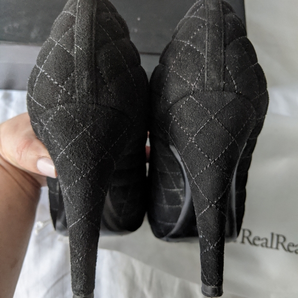 💯 Authentic Chanel Quilted Heels - Picture 4 of 6